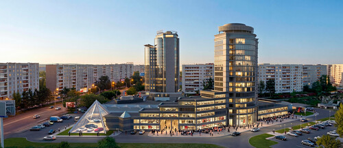 Архитектурный комплекс объединяет два масштабных объекта: высотный гос