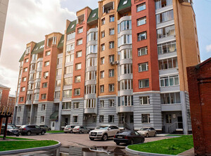 В Железнодорожном районе г.Красноярска. Введен в эксплуатацию в 2005 г