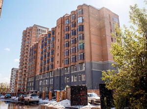 В Октябрьском районе г.Красноярска. Введен в эксплуатацию в 2004 г.