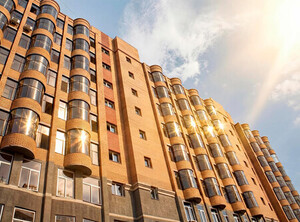 В Октябрьском районе г.Красноярска. Введен в эксплуатацию в 2004 г.