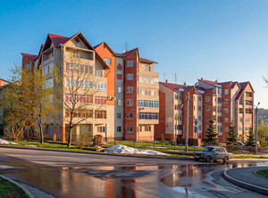 В Октябрьском районе г.Красноярска. Введен в эксплуатацию в 2002 г.