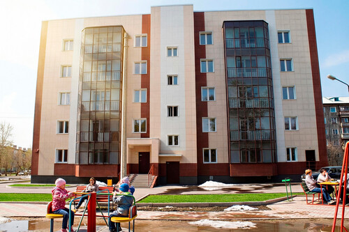 В Октябрьском районе г.Красноярска. Введен в эксплуатацию в 2008 г.