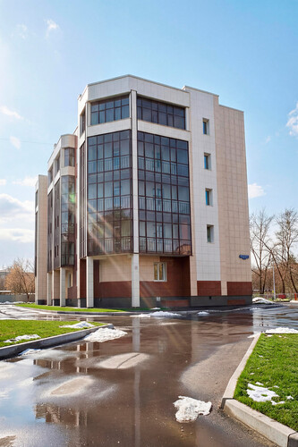 В Октябрьском районе г.Красноярска. Введен в эксплуатацию в 2008 г.