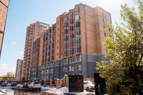 В Октябрьском районе г.Красноярска. Введен в эксплуатацию в 2004 г.